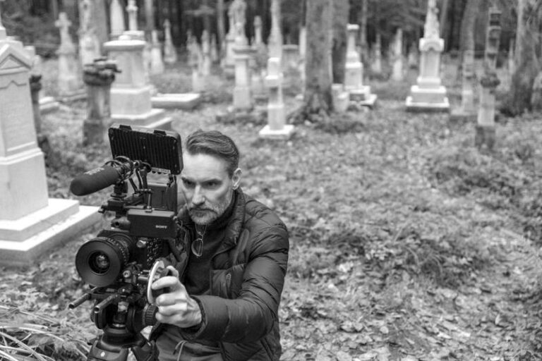 Jak dynamiczny duet reżysera i operatora kamery tworzy niezapomnianą wizję filmową