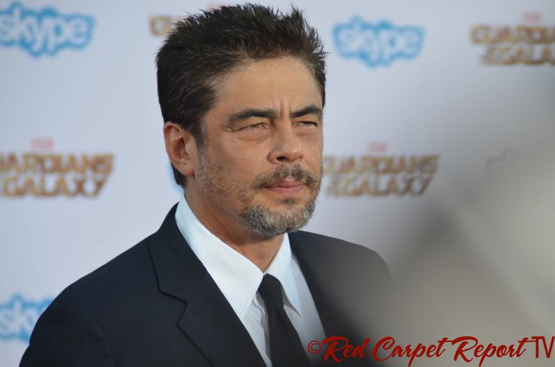 Wzgórze krwi na Filmweb – del Toro w centrum kontrowersji i fascynacji