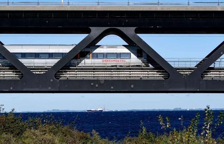 Porównanie liczby odcinków Most nad Sundem