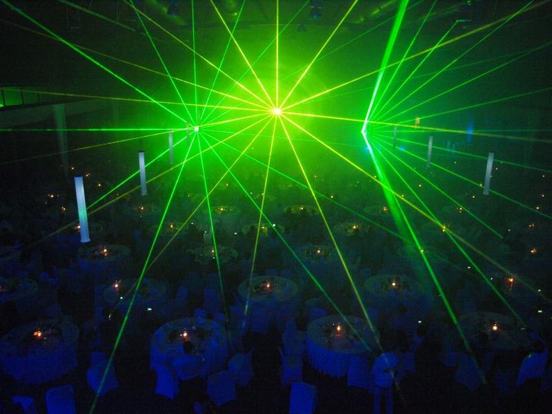 Czarodzieje wizji: Jak profesjonaliści od efektów wizualnych kreują niezwykłe światy i twarze