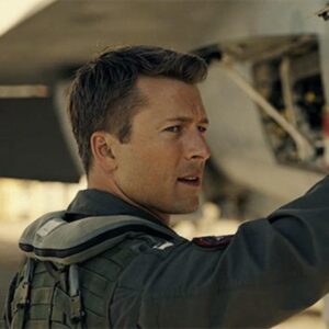 Dramat prawny bez konieczności oglądania - poznaj zaskakującą odsłonę z Glennem Powellem, Anthonym Mackiem i Laurą Dern