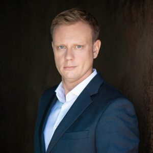 Odkryj niezwykły dorobek Skolima – pełna lista filmów i seriali z jego udziałem