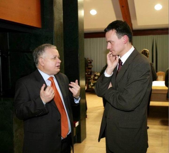 Jacek Cichocki: drogi kariery politycznej i wyzwania jako ministra spraw wewnętrznych