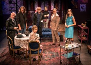 Czarny humor w filmach: odkryj najlepsze czarne komedie, które musisz zobaczyć!